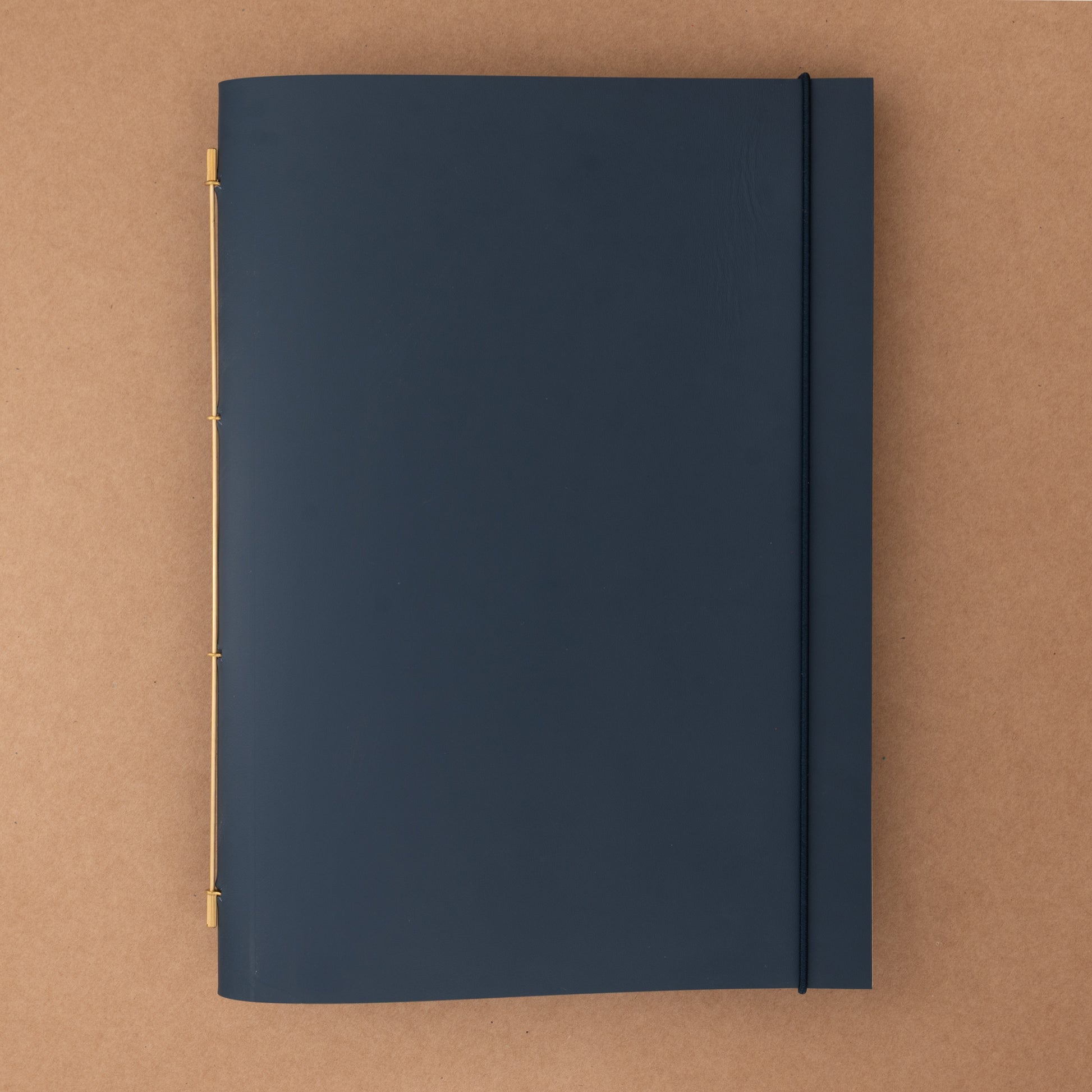 Carnet Novum Organum cuir cobalt de La Compagnie du Kraft