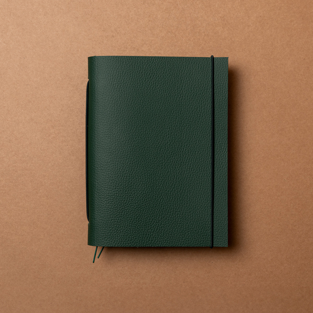Carnet Duorganum cuir M vert pin grainé de La Compagnie du Kraft