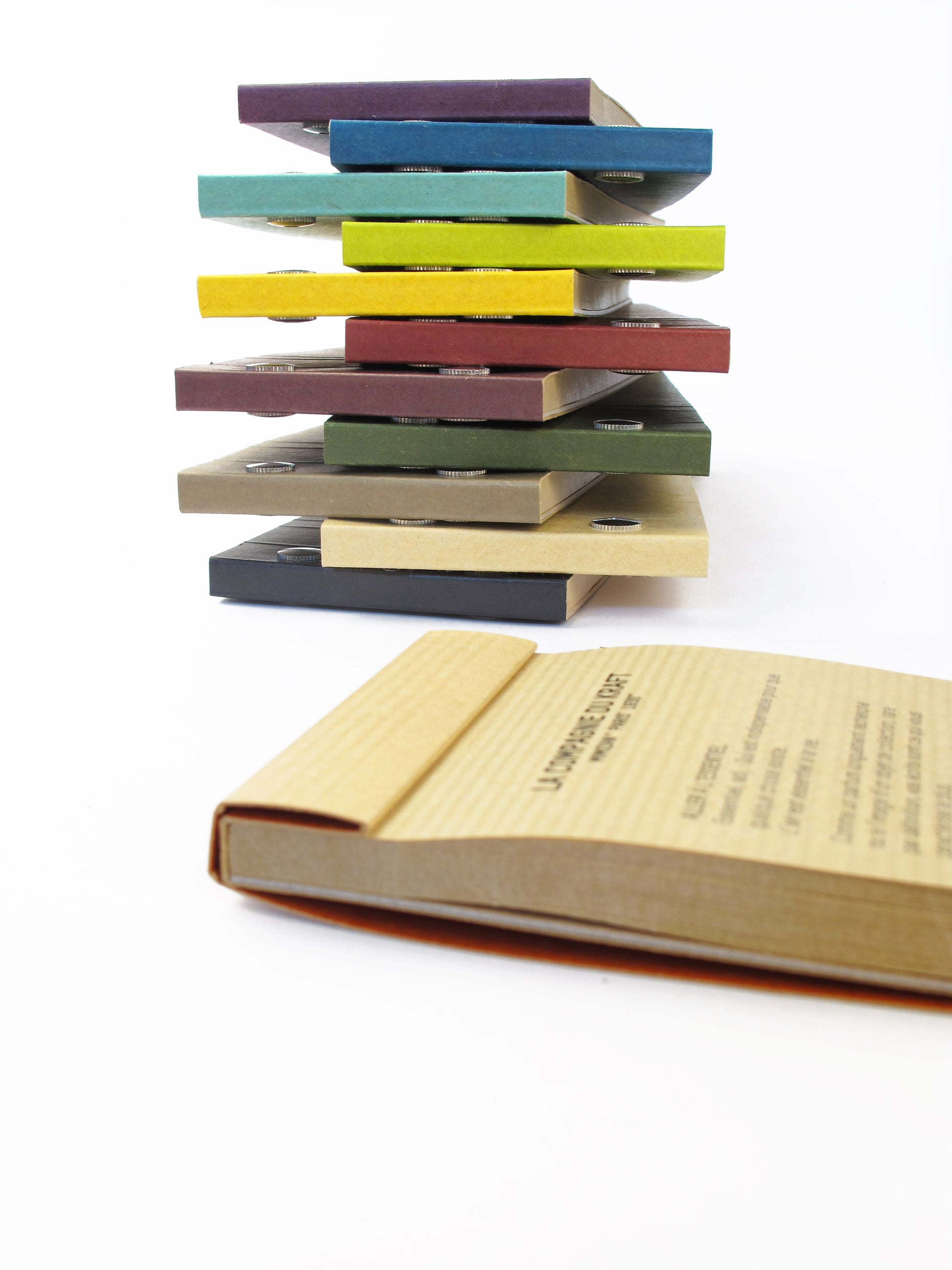 Présentation des teintes des carnets shopping list Klone #8 de La Compagnie du Kraft