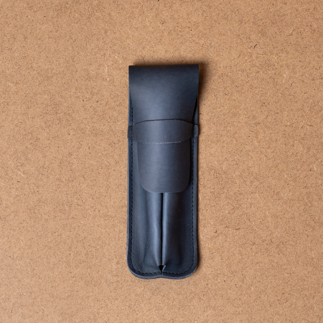 porte-stylos en teinte cobalt de La Compagnie du Kraft